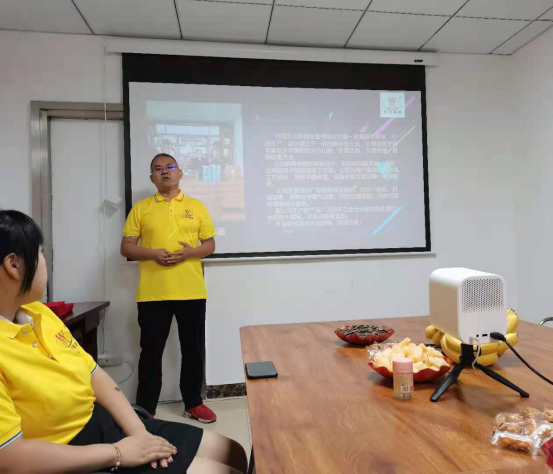 河南萬川環(huán)保設(shè)備有限公司2021年上半年(nian)錶彰大會(huì)(hui)